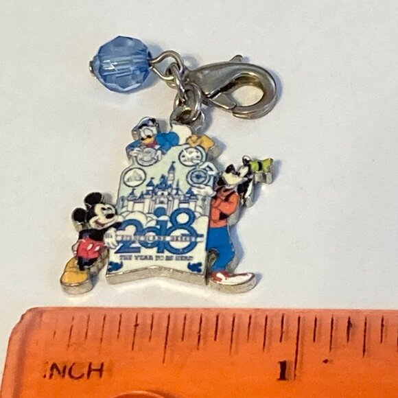 Walt Disney Fab 5 ClipOn Charm Mickey Mouse Goofy Donald Duck 2018 Magic Kingdom - Picture 9 of 10